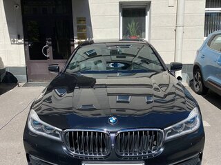 2017 BMW 7 серии Long 750Li xDrive VI (G11/G12), чёрный, 2550000 рублей, вид 3