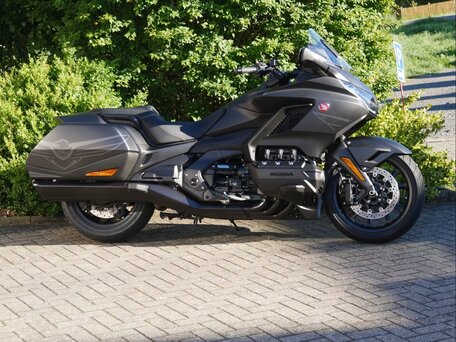 2026 Honda GL 1800 Gold Wing, чёрный, 3530000 рублей, вид 3