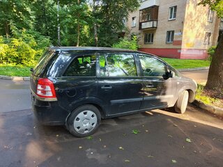 2011 Opel Zafira B Рестайлинг, чёрный, 700000 рублей, вид 4