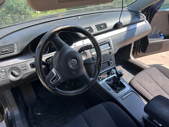 2010 Volkswagen Passat B6, чёрный, 550000 рублей - вид 4