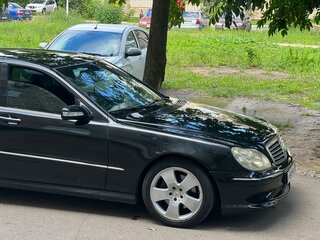 2005 Mercedes-Benz S-Класс 500 IV (W220) Рестайлинг, чёрный, 850000 рублей, вид 3