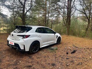 2024 Toyota Corolla GR XII (E210) Рестайлинг, белый, 3200000 рублей, вид 3