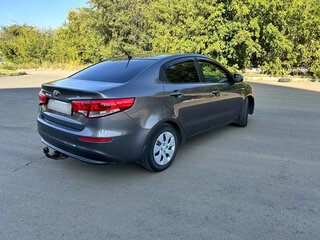 2016 Kia Rio III Рестайлинг, серый, 1400000 рублей, вид 4