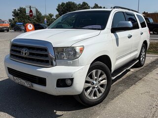 2010 Toyota Sequoia II, белый, 2600000 рублей, вид 1