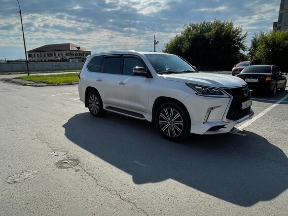 2018 Lexus LX 570 III Рестайлинг 2, белый, 10000000 рублей - вид 1