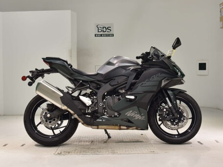 2025 Kawasaki Ninja 400, чёрный, 960000 рублей, вид 1