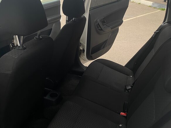 2013 Skoda Fabia II Рестайлинг, белый, 850000 рублей - вид 9