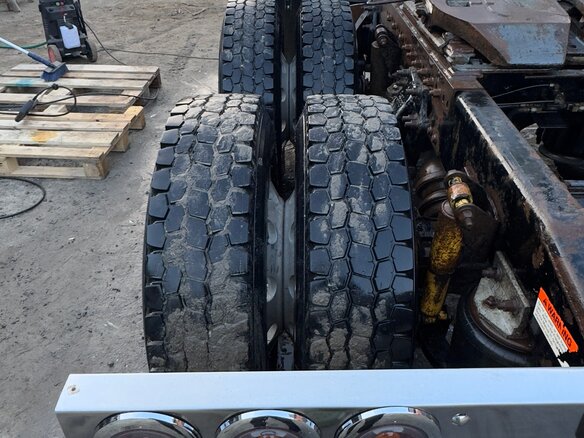 2003 Freightliner Columbia, белый, 3500000 рублей - вид 8