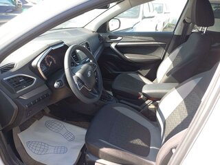 2025 Lada (ВАЗ) Vesta I Рестайлинг (NG), белый, 1509000 рублей, вид 5