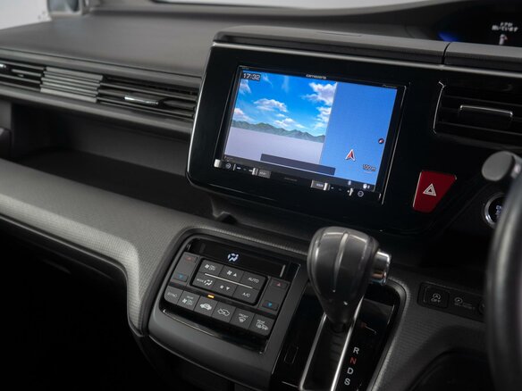 2016 Honda Stepwgn Spada V, белый - вид 16