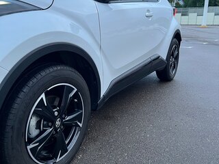 2022 Toyota C-HR I Рестайлинг, белый, 3000000 рублей, вид 4