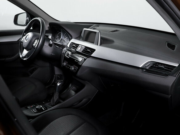 2015 BMW X1 20i sDrive II (F48), коричневый - вид 8