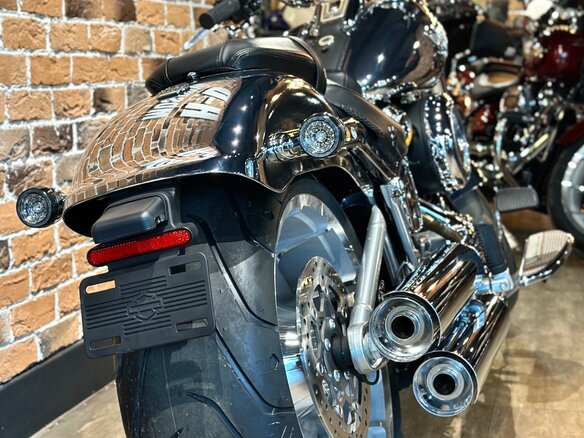 2025 Harley-Davidson Fat Boy, чёрный, 6000000 рублей - вид 5