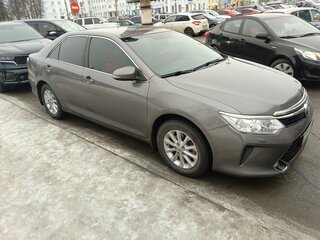 2016 Toyota Camry VII (XV50) Рестайлинг, серый, 2385000 рублей, вид 3