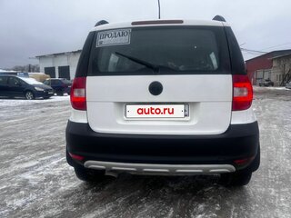2013 Skoda Yeti I, белый, 950000 рублей, вид 4