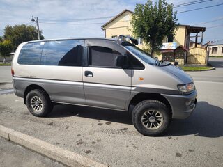 1997 Mitsubishi Delica IV, серебристый, 800000 рублей, вид 2