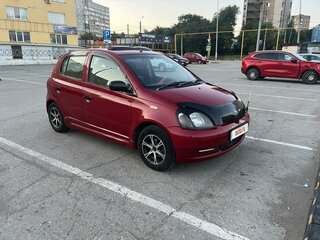 2000 Toyota Vitz I (P10), красный, 450000 рублей, вид 3
