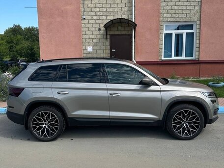 2021 Skoda Kodiaq I, коричневый, 2850000 рублей, вид 5