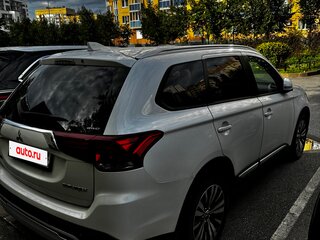 2018 Mitsubishi Outlander III Рестайлинг 2, белый, 1799999 рублей, вид 4