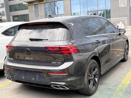 2023 Volkswagen Golf VIII, серый, 2500000 рублей, вид 3