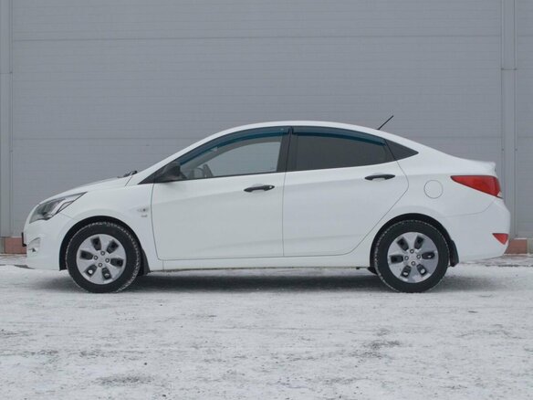2015 Hyundai Solaris I Рестайлинг, белый, 1100000 рублей - вид 7