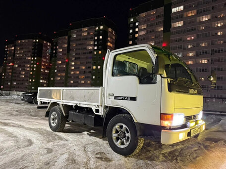 1997 Nissan Atlas, белый, 1777777 рублей, вид 2