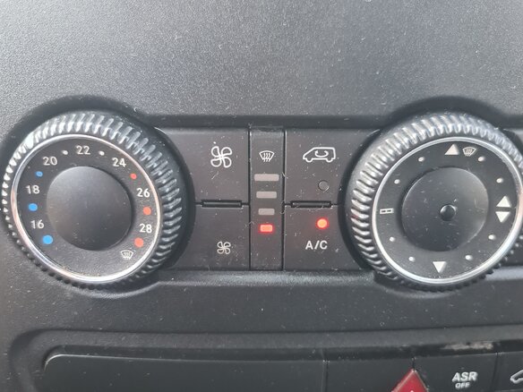 2012 Mercedes-Benz Sprinter, белый, 4470000 рублей - вид 32