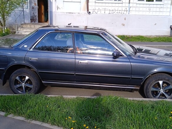 1991 Toyota Chaser IV (X80), серый, 650000 рублей - вид 2