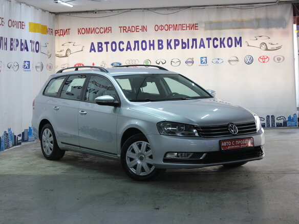 2011 Volkswagen Passat B7, серебристый - вид 2