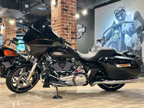 2024 Harley-Davidson Street Glide, чёрный, 3950000 рублей - вид 3