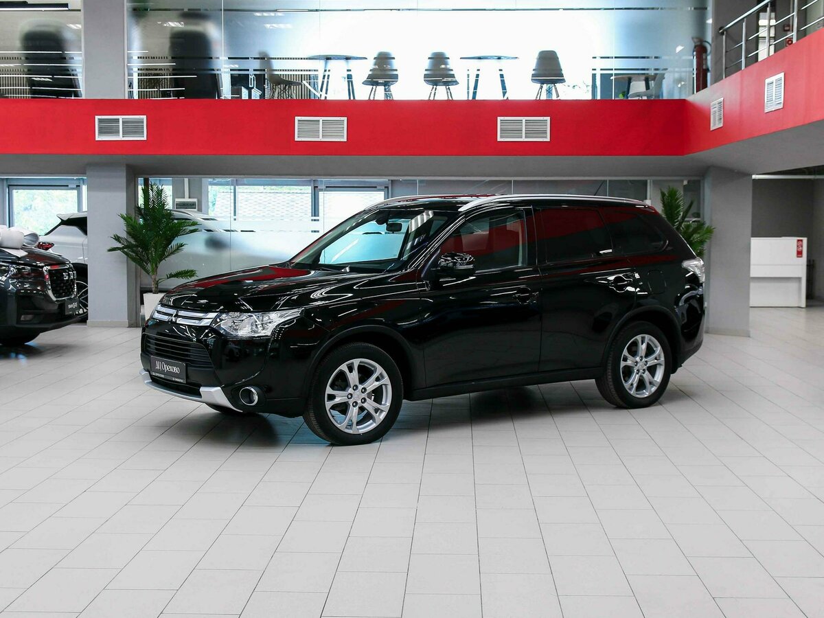 Открыть фотографии: Mitsubishi Outlander III