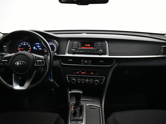2019 Kia Optima IV Рестайлинг, белый, 1630000 рублей - вид 4