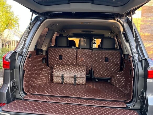 2015 Lexus LX 570 III Рестайлинг 2, серый, 10500000 рублей - вид 5