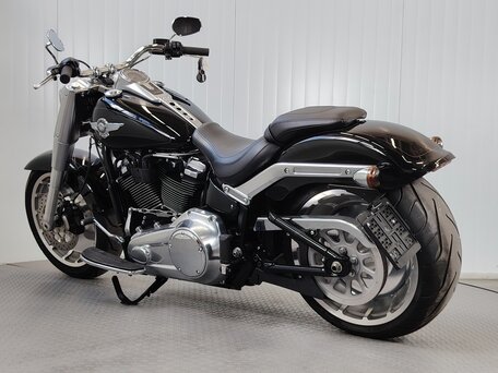 2017 Harley-Davidson Fat Boy, чёрный, 1719000 рублей, вид 5