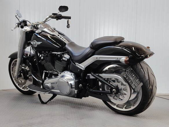 2017 Harley-Davidson Fat Boy, чёрный, 1719000 рублей - вид 4