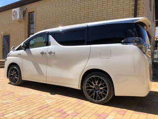 2018 Toyota Vellfire II Рестайлинг, белый, 3900000 рублей, вид 5