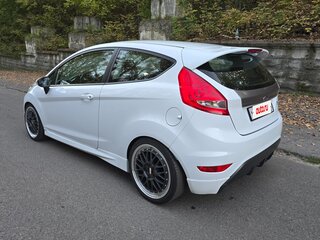 2012 Ford Fiesta Mk6, белый, 900000 рублей, вид 5