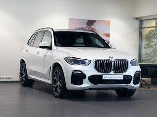 2019 BMW X5 40i IV (G05/G18), белый, 6300000 рублей, вид 3