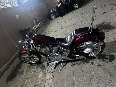 2010 Honda VT 1300CX Fury, пурпурный, 900000 рублей, вид 4