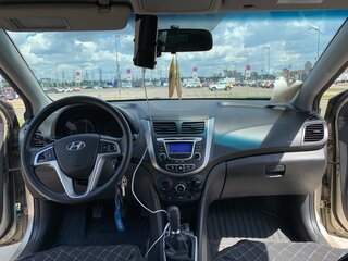 2012 Hyundai Solaris I, бежевый, 1200000 рублей, вид 5