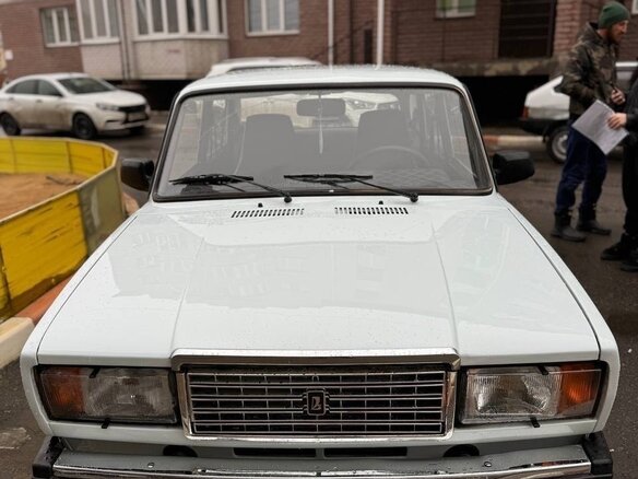 2005 Lada (ВАЗ) 2107, белый, 230000 рублей - вид 1