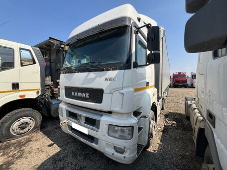 2020 КамАЗ 4308, белый, 2420000 рублей, вид 1