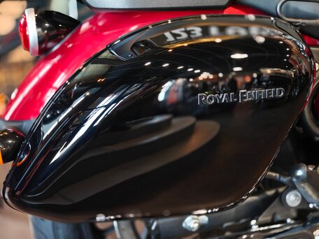 2026 Royal Enfield Super Meteor, красный, 792000 рублей, вид 5
