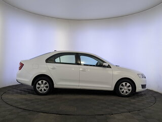 2019 Skoda Rapid I Рестайлинг, белый, 925000 рублей, вид 4