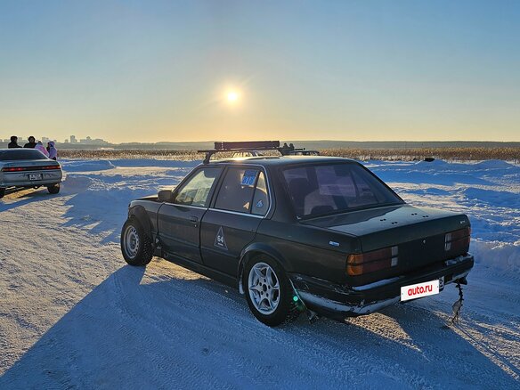 1986 BMW 3 серии 318i II (E30), чёрный - вид 3