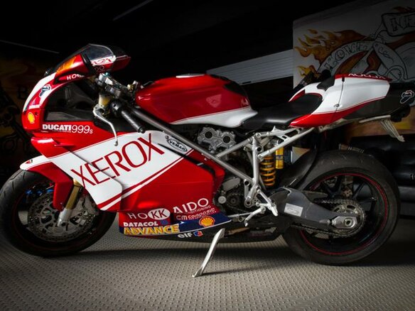 2005 Ducati 999, красный - вид 1