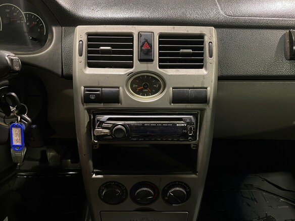 2010 Lada (ВАЗ) Priora I, белый - вид 3