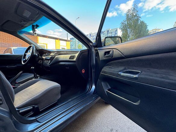 2004 Mitsubishi Lancer IX, серый, 380000 рублей - вид 8