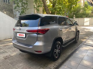 2022 Toyota Fortuner II Рестайлинг, серый, 4999000 рублей, вид 5