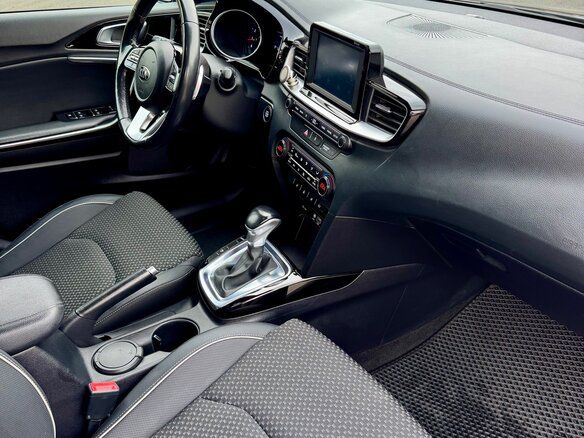 2019 Kia Ceed III, чёрный, 1750000 рублей - вид 7